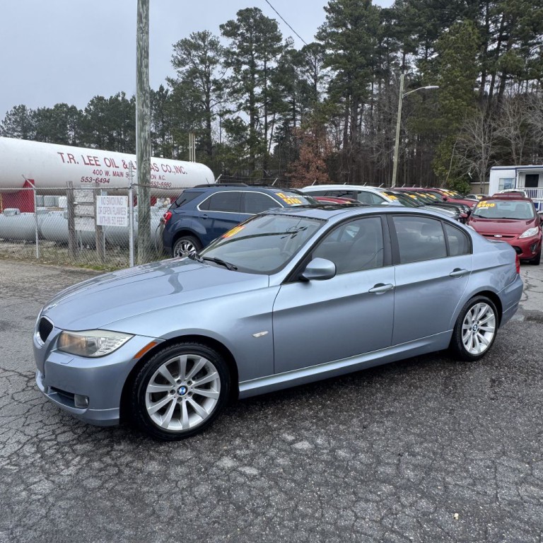 2011 BMW 3 Series Image 11