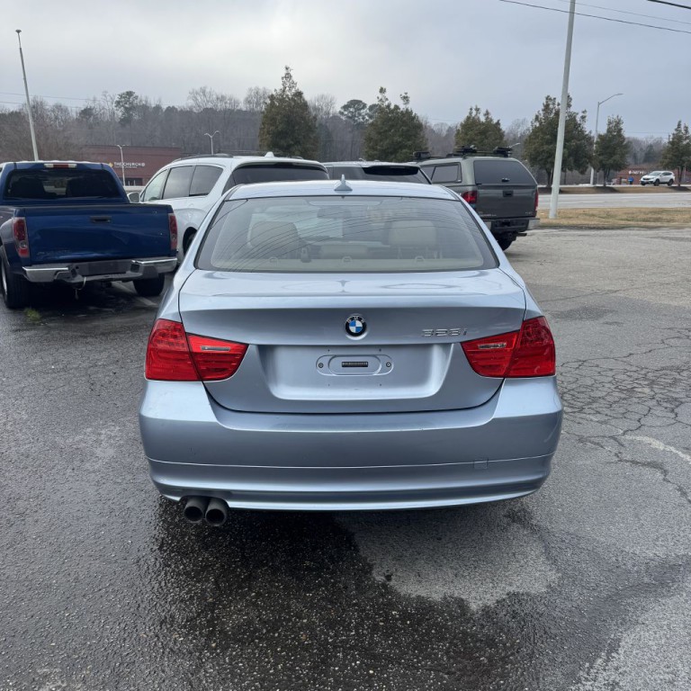 2011 BMW 3 Series Image 14