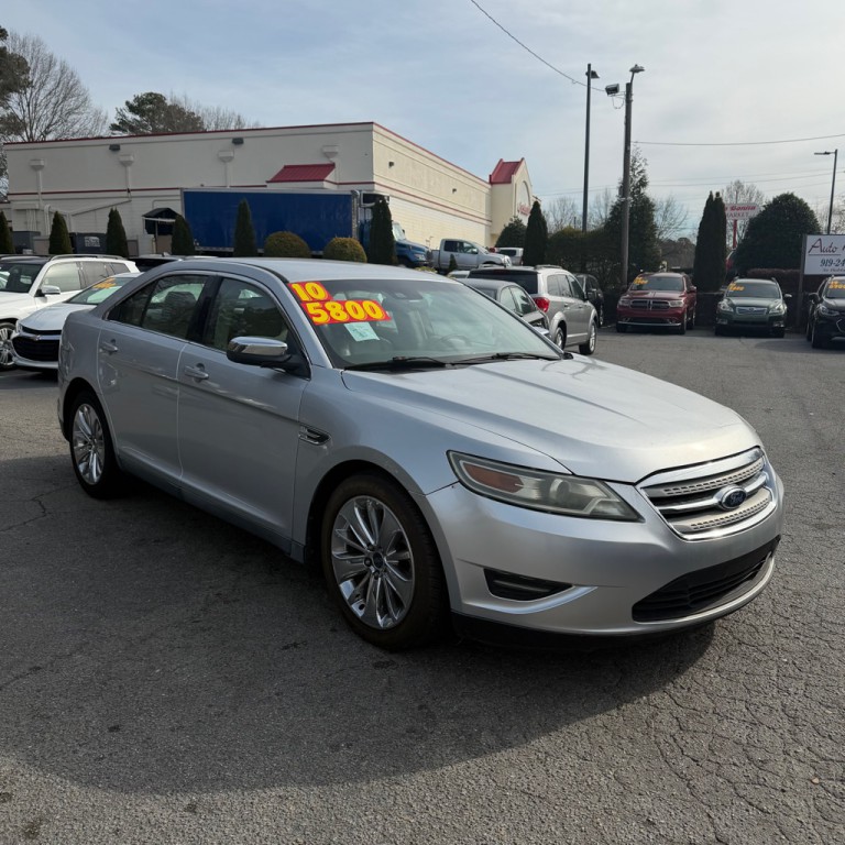 2010 Ford Taurus Image 2