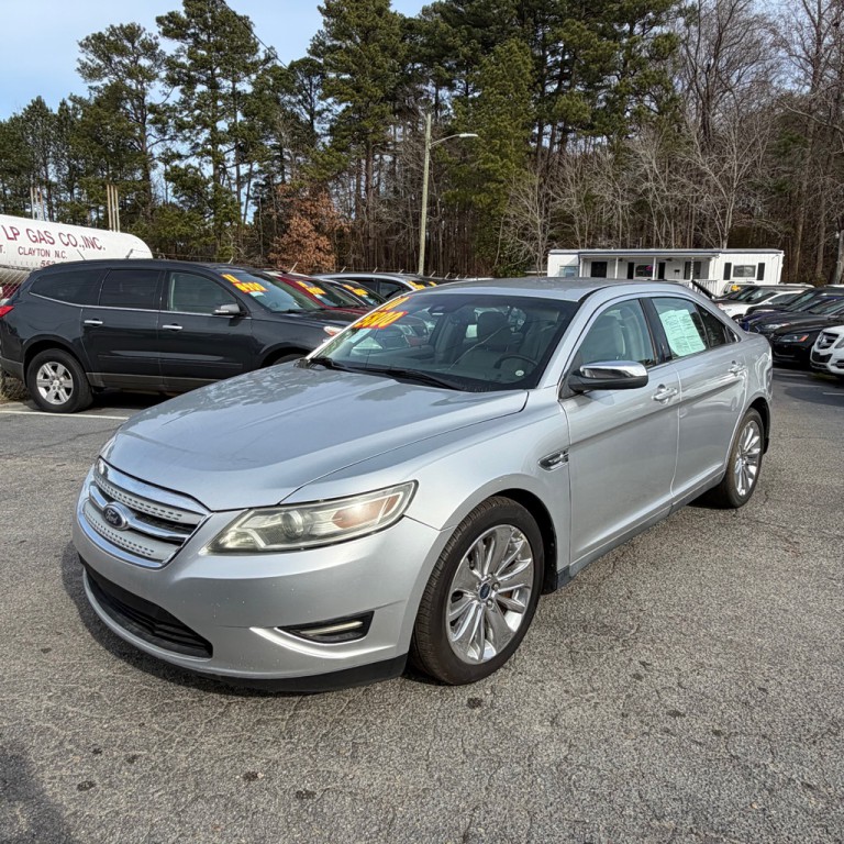 2010 Ford Taurus Image 12
