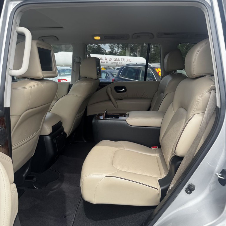 2017 Nissan Armada Image 10