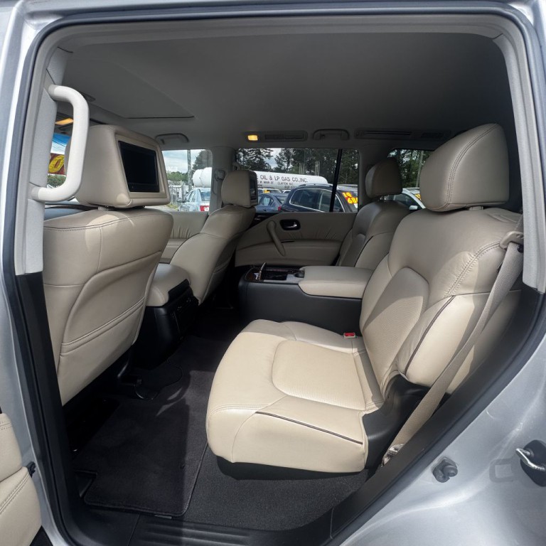 2017 Nissan Armada Image 11