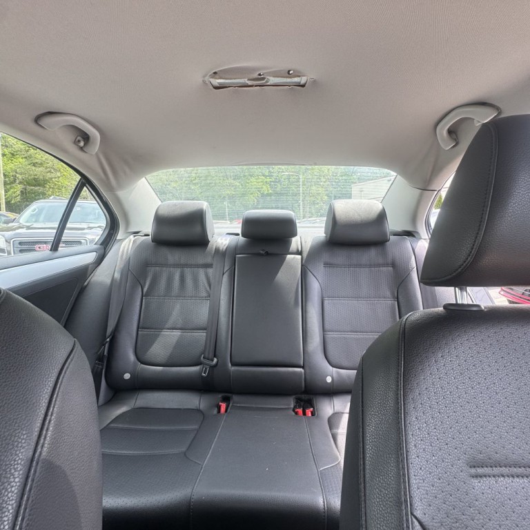 2013 Volkswagen Jetta Image 10