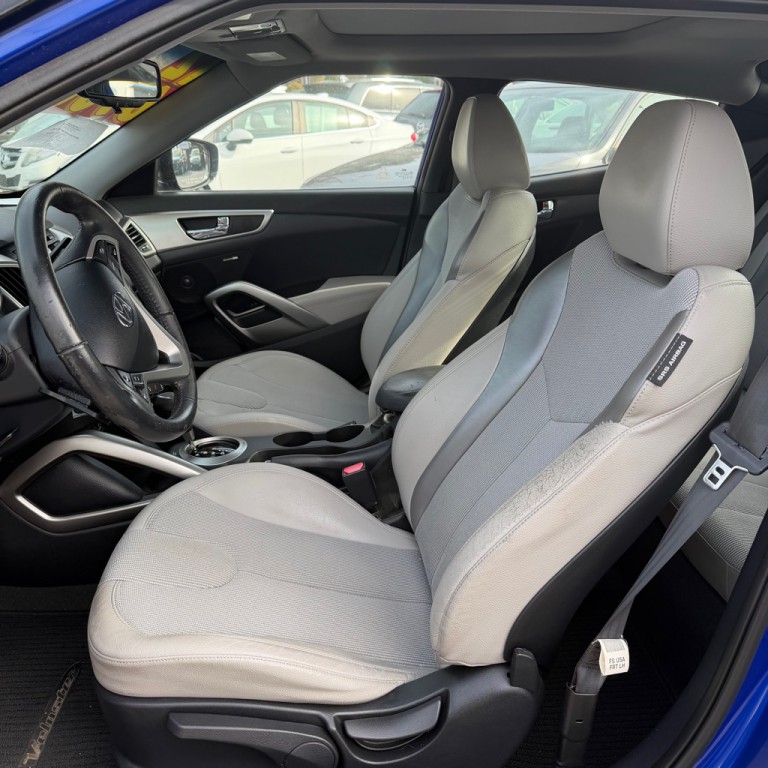 2012 Hyundai Veloster Image 6