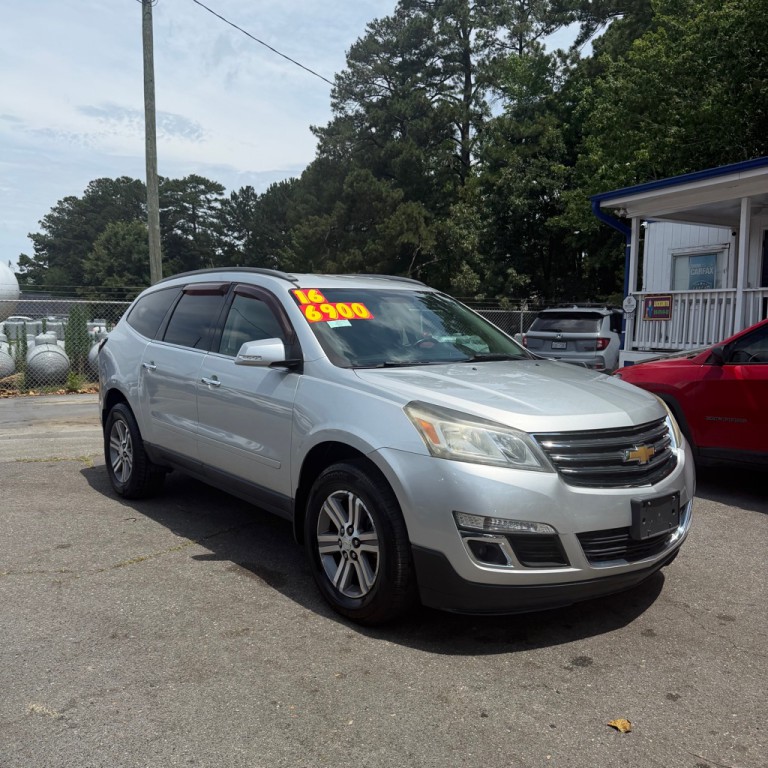2016 Chevrolet Traverse Image 2