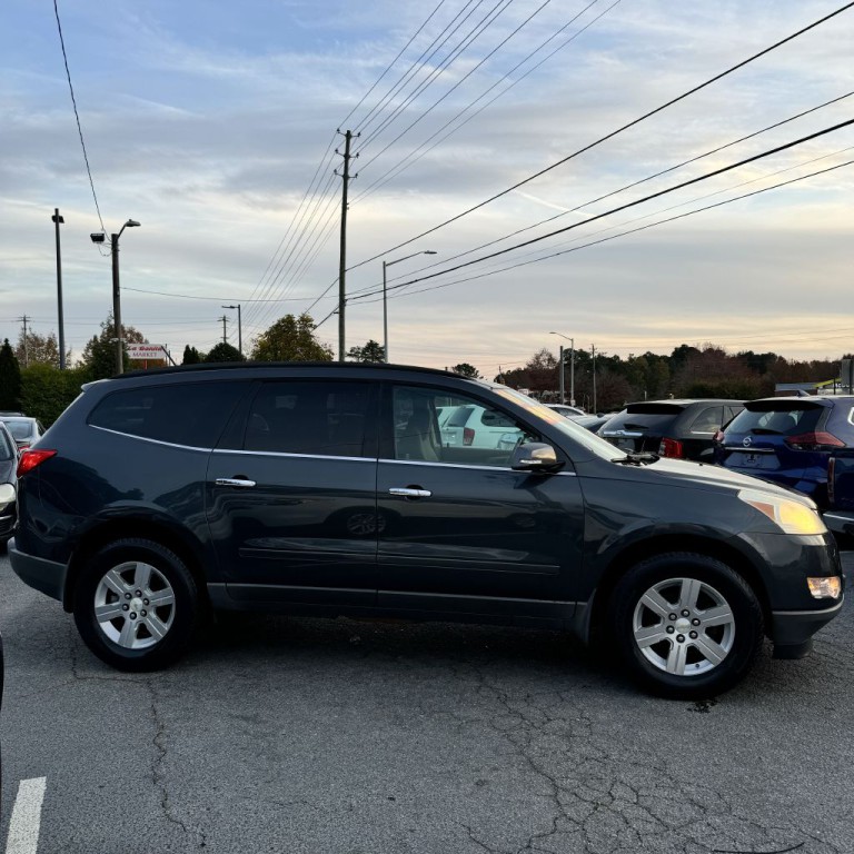 2011 Chevrolet Traverse Image 3