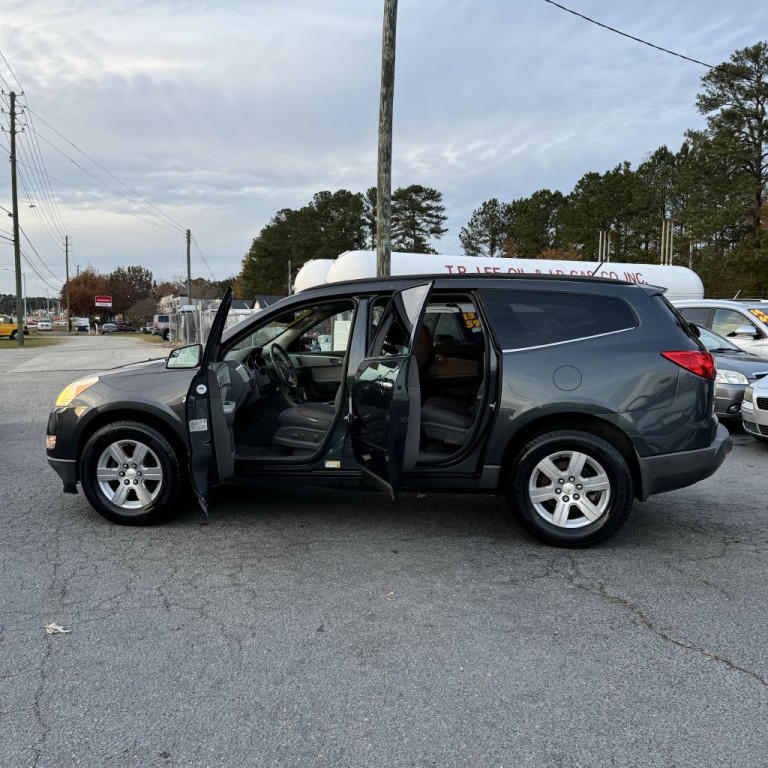 2011 Chevrolet Traverse Image 16