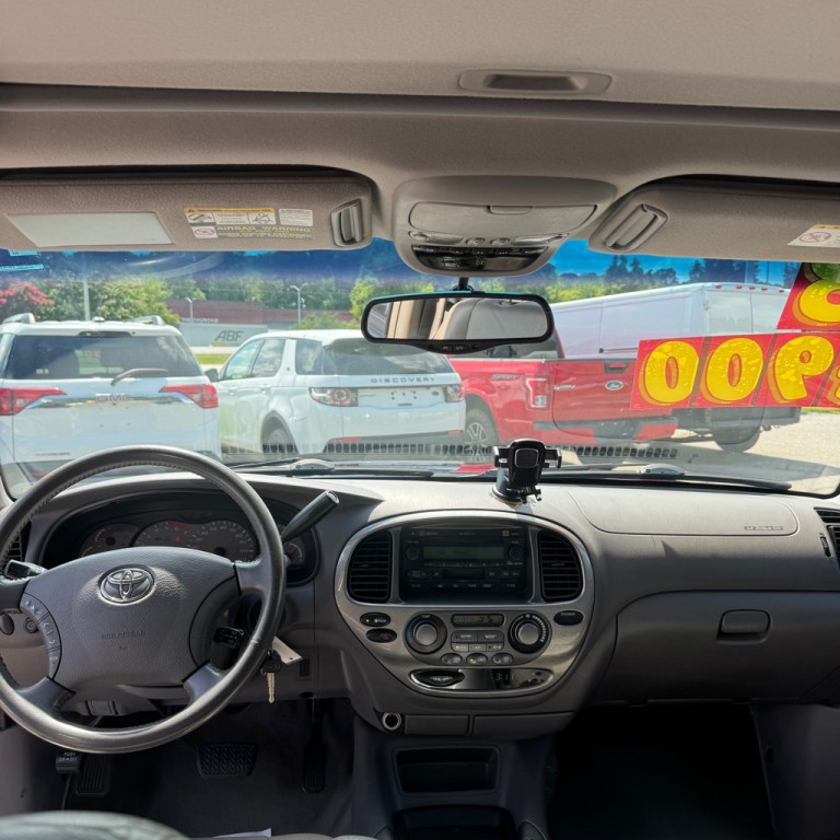 2003 Toyota Sequoia Image 7