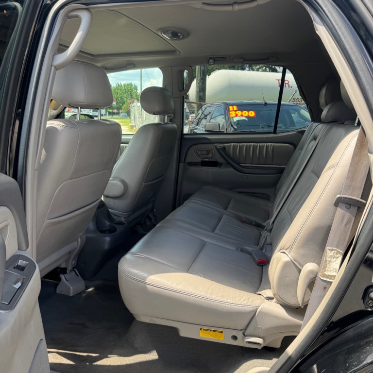 2003 Toyota Sequoia Image 10
