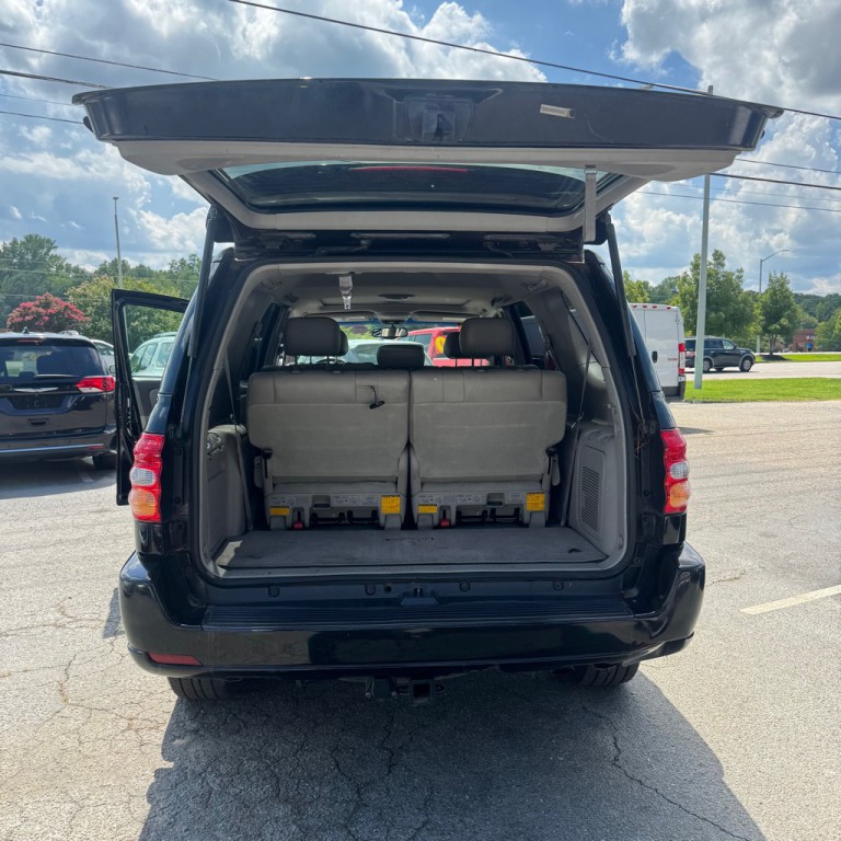2003 Toyota Sequoia Image 13