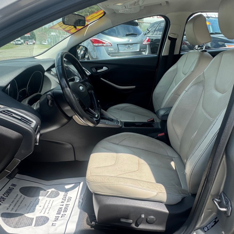 2016 Ford Focus Image 6
