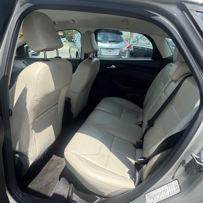 2016 Ford Focus Image 10