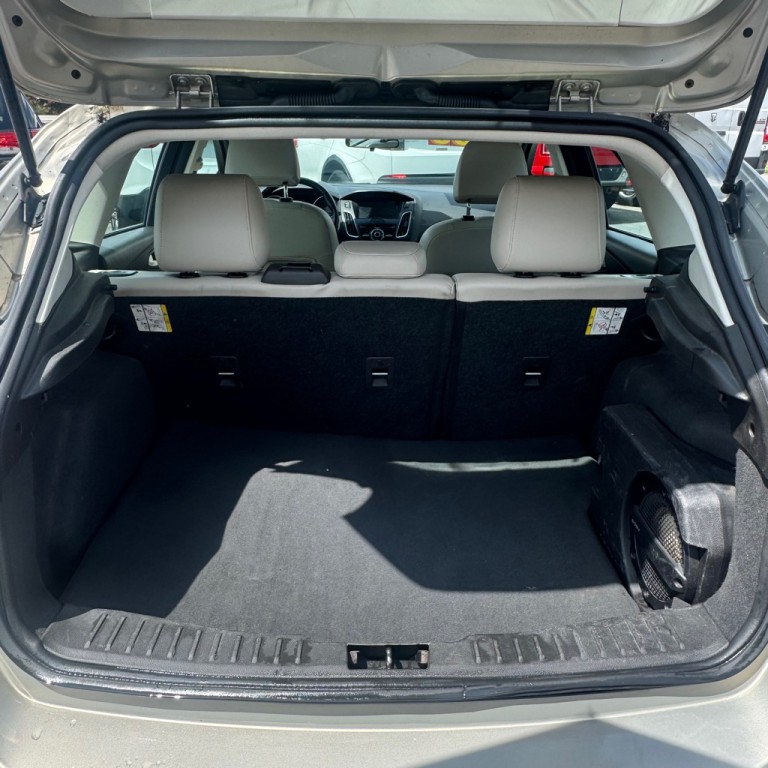 2016 Ford Focus Image 12