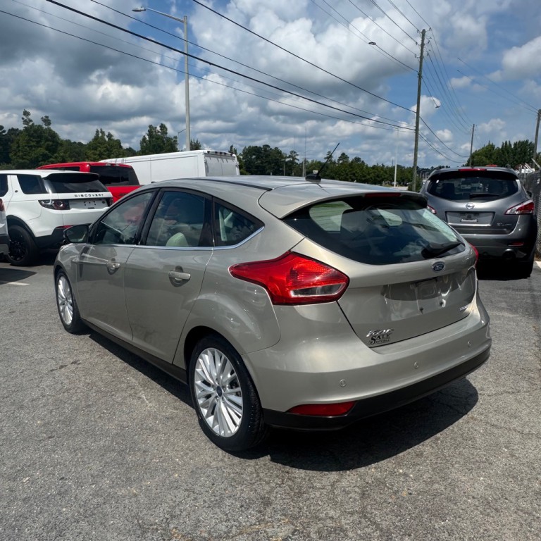 2016 Ford Focus Image 16