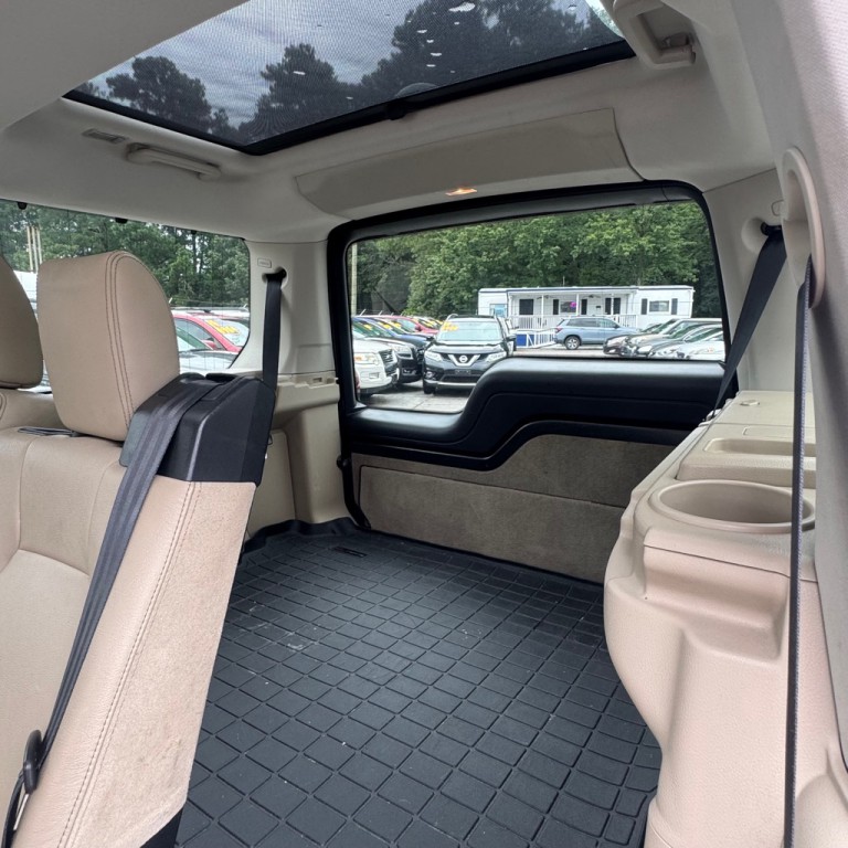 2010 Land Rover LR4 Image 10