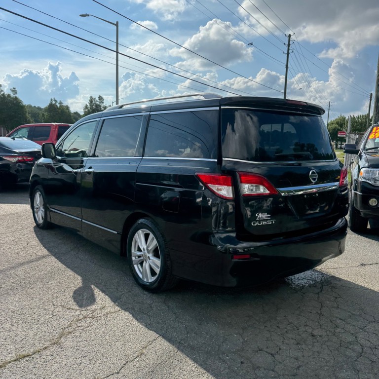 2011 Nissan Quest Image 18