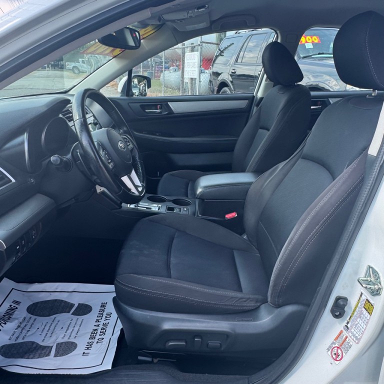 2016 Subaru Legacy Image 6