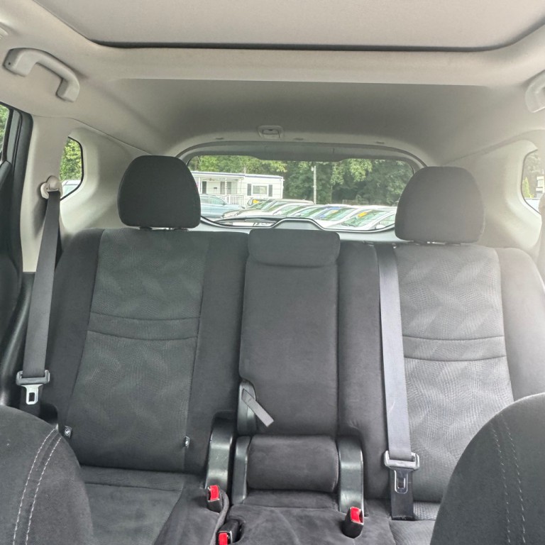 2016 Nissan Rogue Image 11