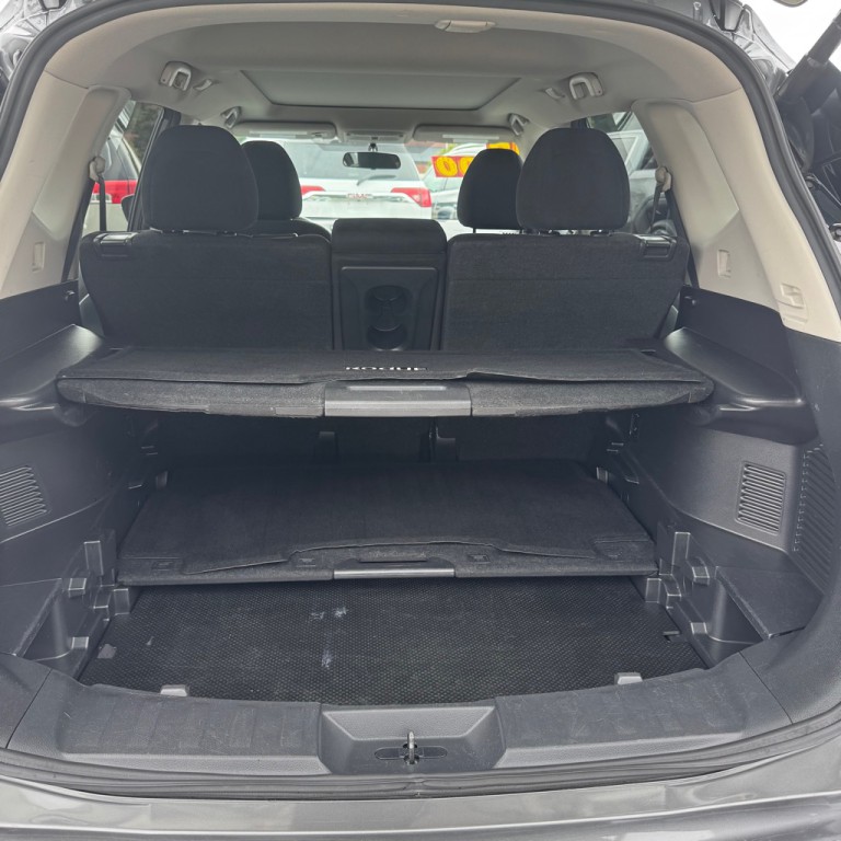 2016 Nissan Rogue Image 12