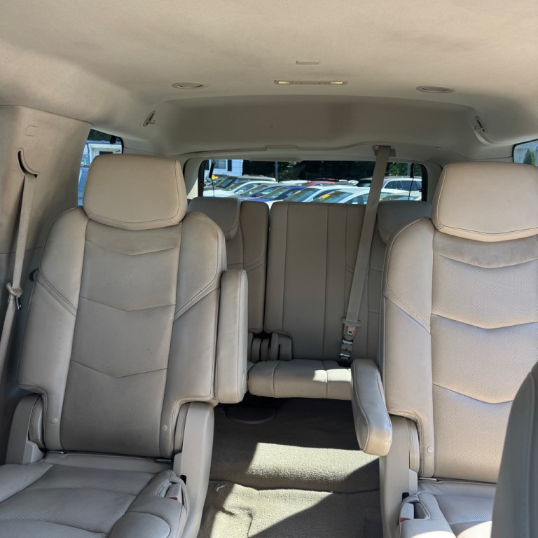 2016 Cadillac Escalade Image 11