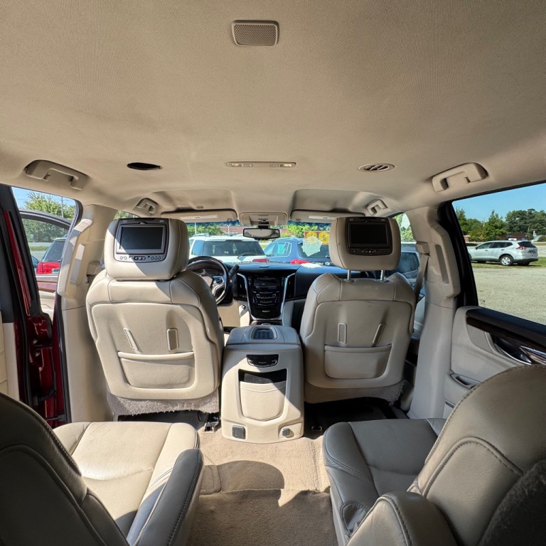 2016 Cadillac Escalade Image 13