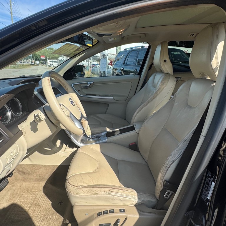 2011 Volvo XC60 Image 6