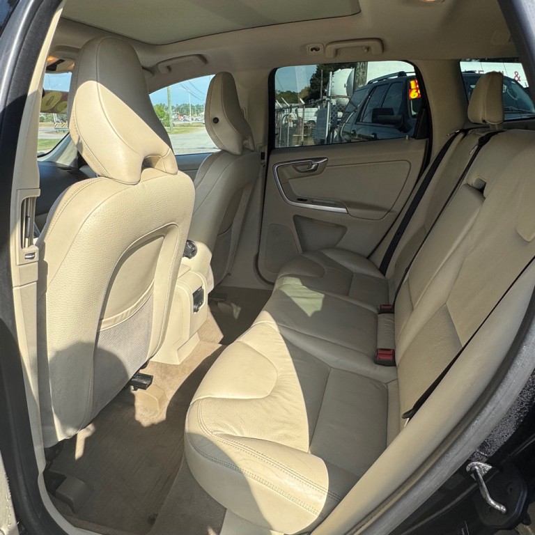 2011 Volvo XC60 Image 10