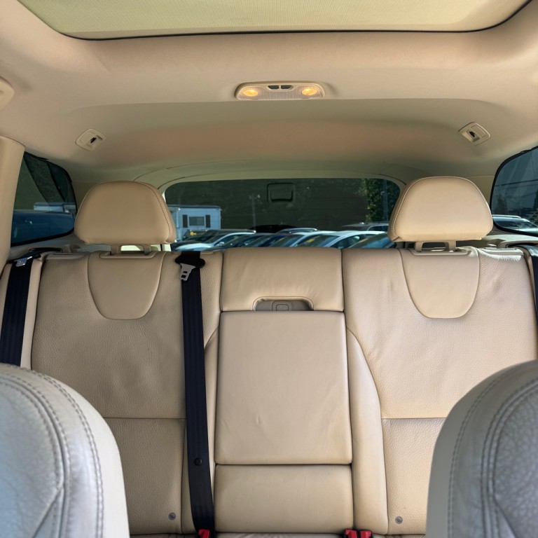 2011 Volvo XC60 Image 12
