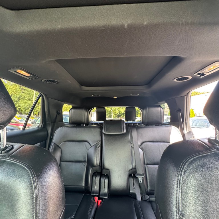 2017 Ford Explorer Image 9