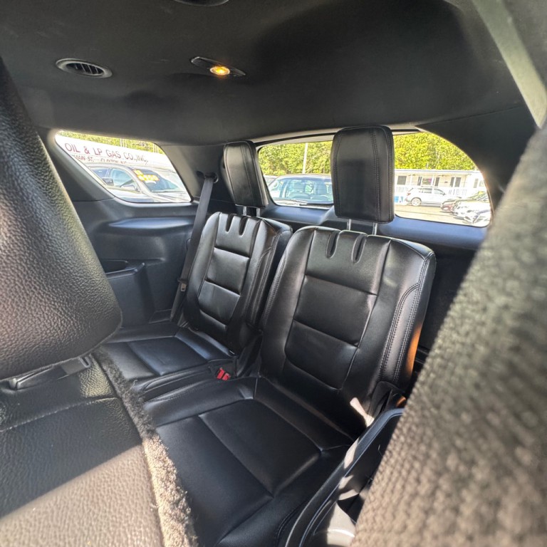 2017 Ford Explorer Image 12