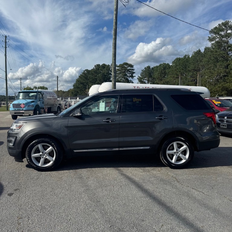 2017 Ford Explorer Image 16
