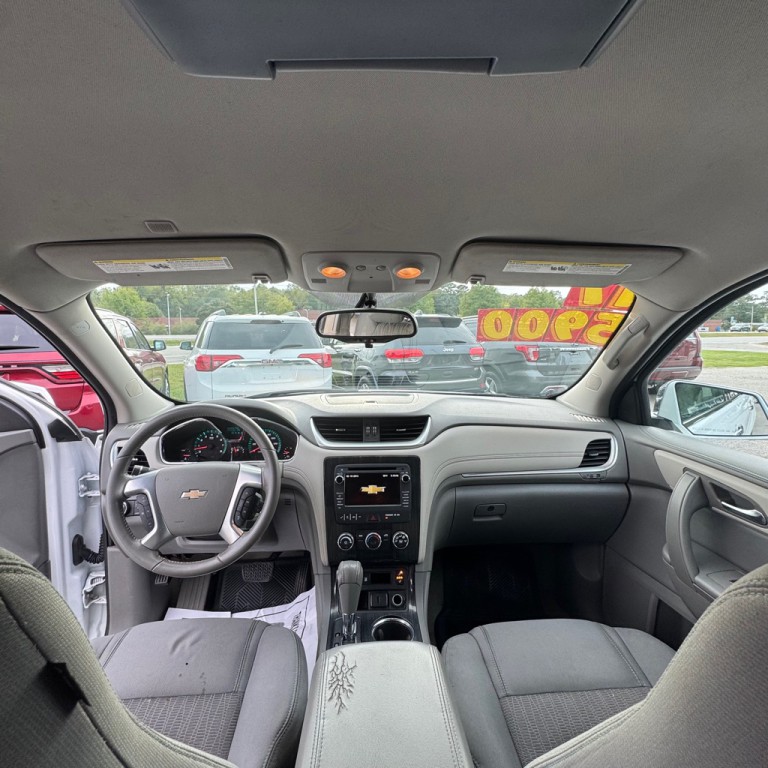 2017 Chevrolet Traverse Image 8
