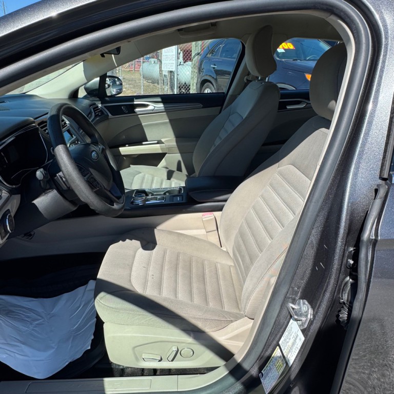 2017 Ford Fusion Image 6