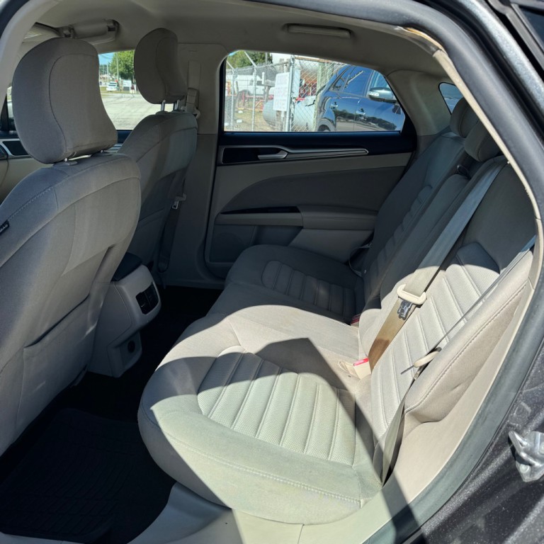 2017 Ford Fusion Image 10