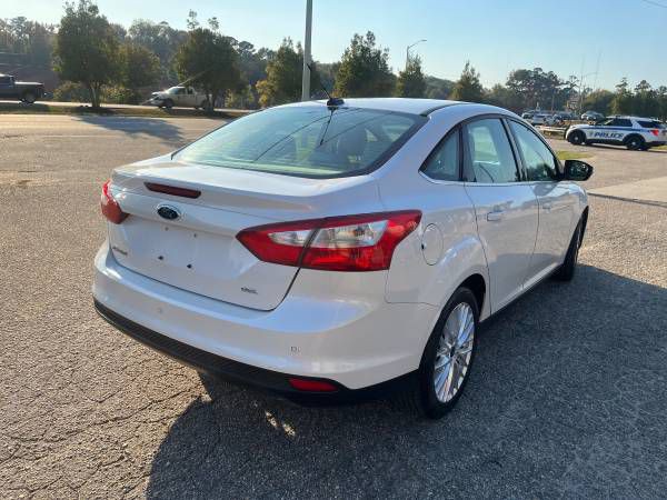 2012 Ford Focus Image 6