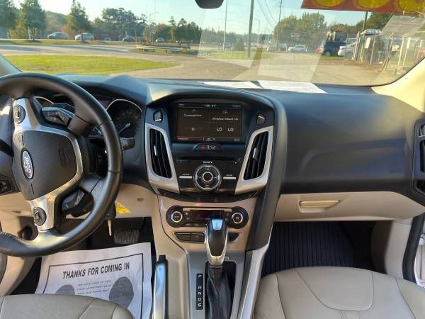 2012 Ford Focus Image 12