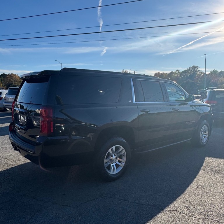 2019 Chevrolet Suburban Image 3