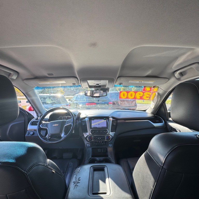 2019 Chevrolet Suburban Image 8