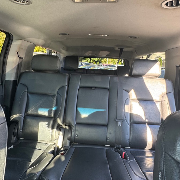 2019 Chevrolet Suburban Image 11