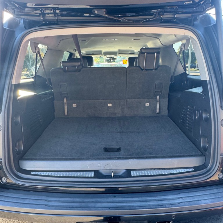 2019 Chevrolet Suburban Image 13