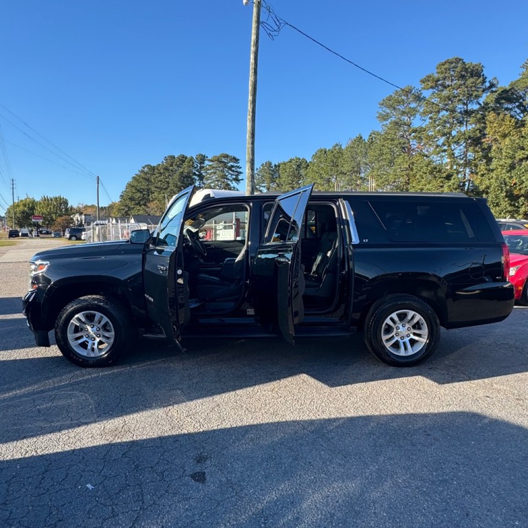 2019 Chevrolet Suburban Image 19