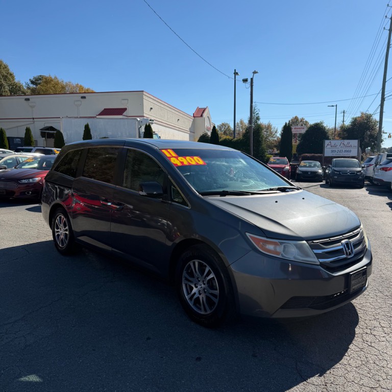 2011 Honda Odyssey Image 2