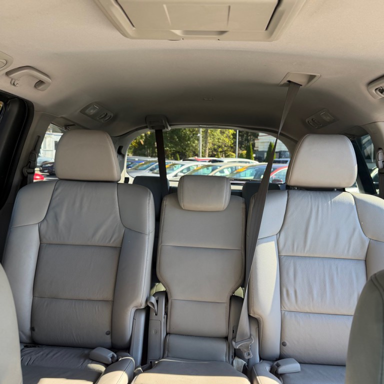 2011 Honda Odyssey Image 11