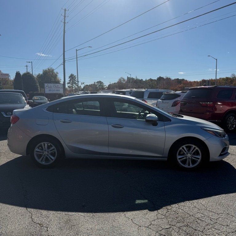 2017 Chevrolet Cruze Image 4