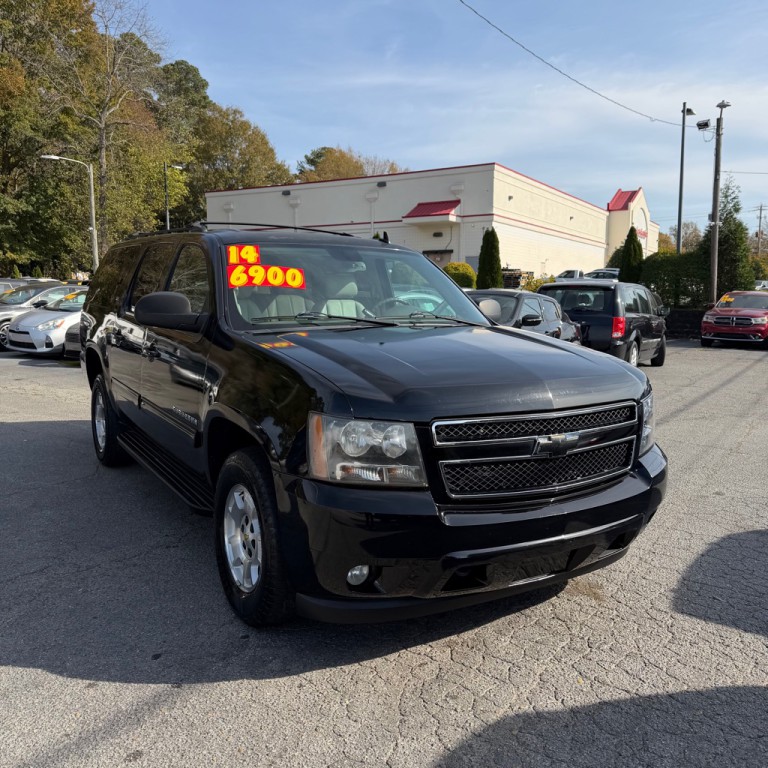 2014 Chevrolet Suburban Image 1