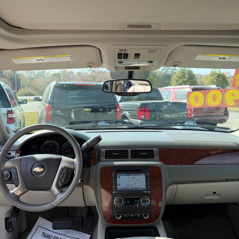 2014 Chevrolet Suburban Image 7