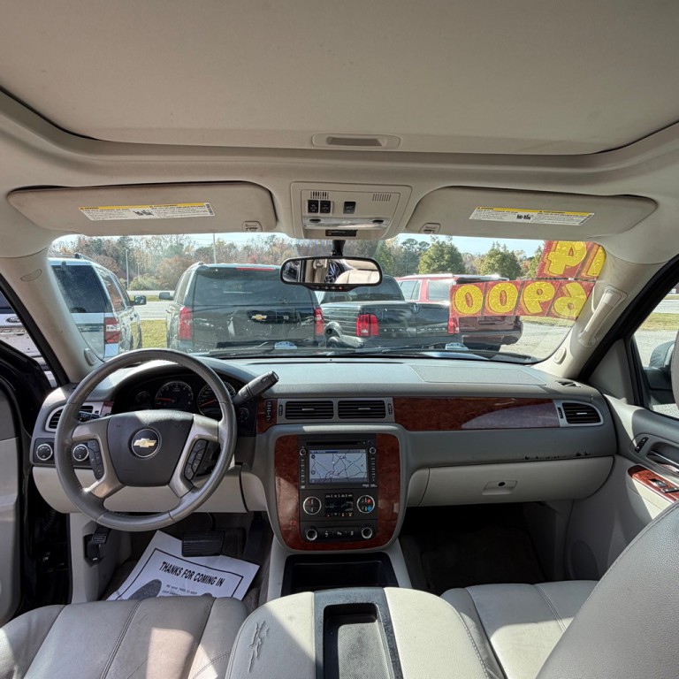 2014 Chevrolet Suburban Image 8