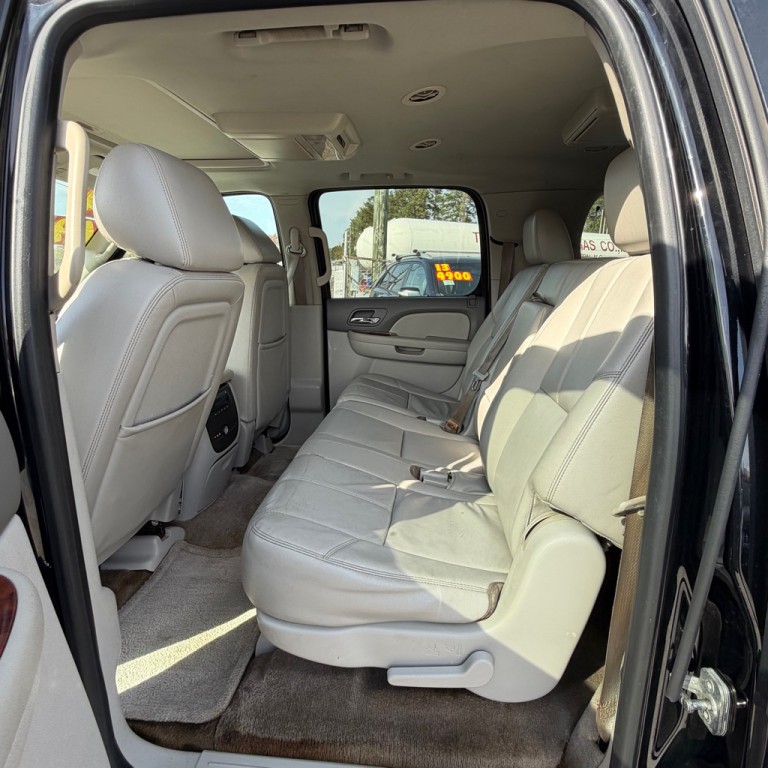2014 Chevrolet Suburban Image 10