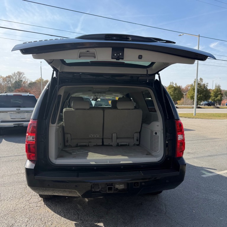 2014 Chevrolet Suburban Image 14
