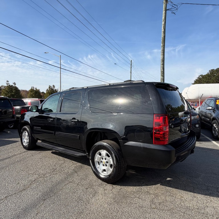 2014 Chevrolet Suburban Image 17